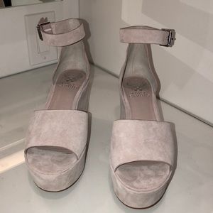 Vince Camuto platform sandal in Nude Sz 6